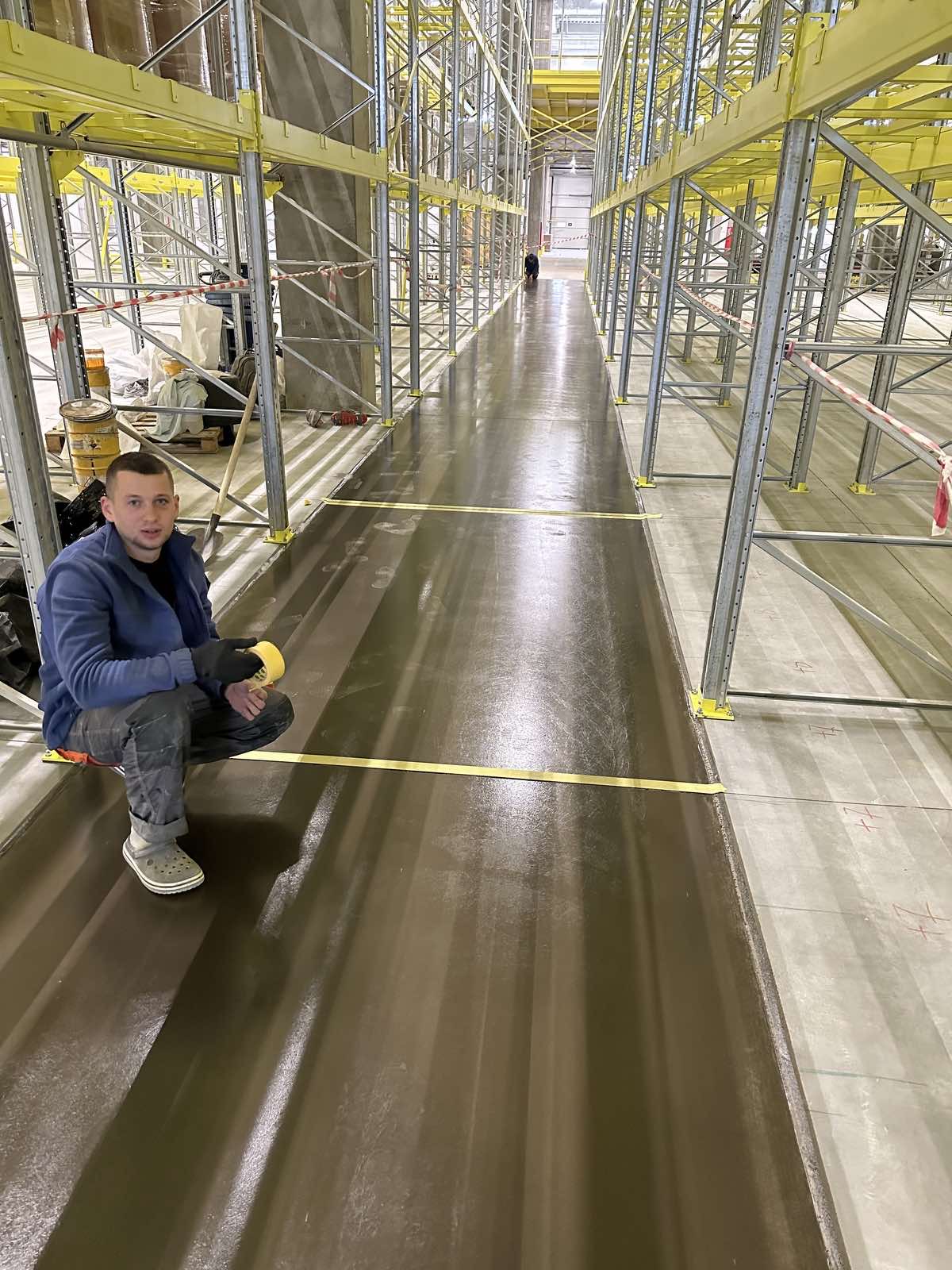 Влаштування промислової підлоги в магазині «Епіцентр» у Калинівці